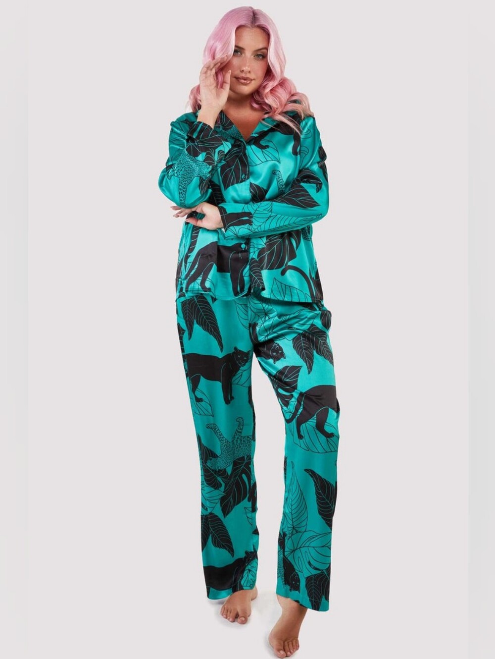 Wolf & Whistle Green Panther Pajama Set